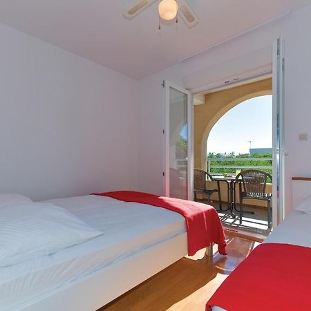 Gorgeous Apartment In Vodice With Kitchen Εξωτερικό φωτογραφία