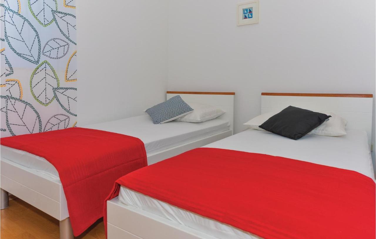 Gorgeous Apartment In Vodice With Kitchen Εξωτερικό φωτογραφία