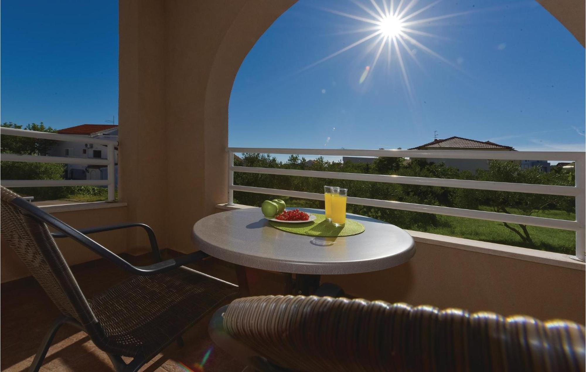 Gorgeous Apartment In Vodice With Kitchen Εξωτερικό φωτογραφία