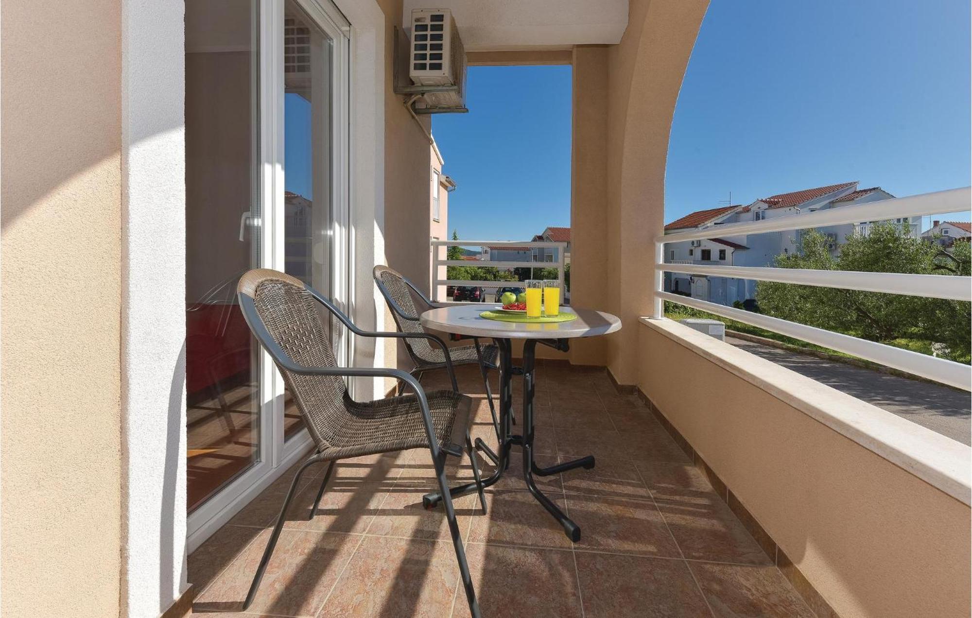 Gorgeous Apartment In Vodice With Kitchen Εξωτερικό φωτογραφία