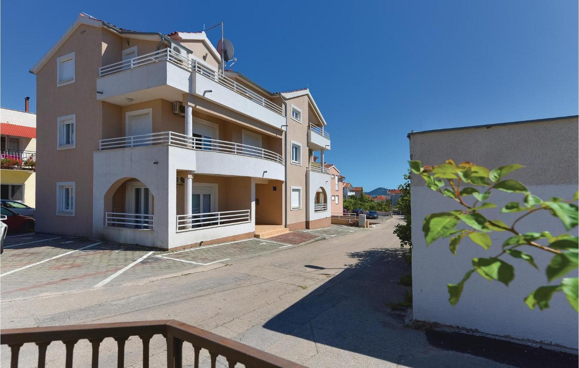 Gorgeous Apartment In Vodice With Kitchen Εξωτερικό φωτογραφία