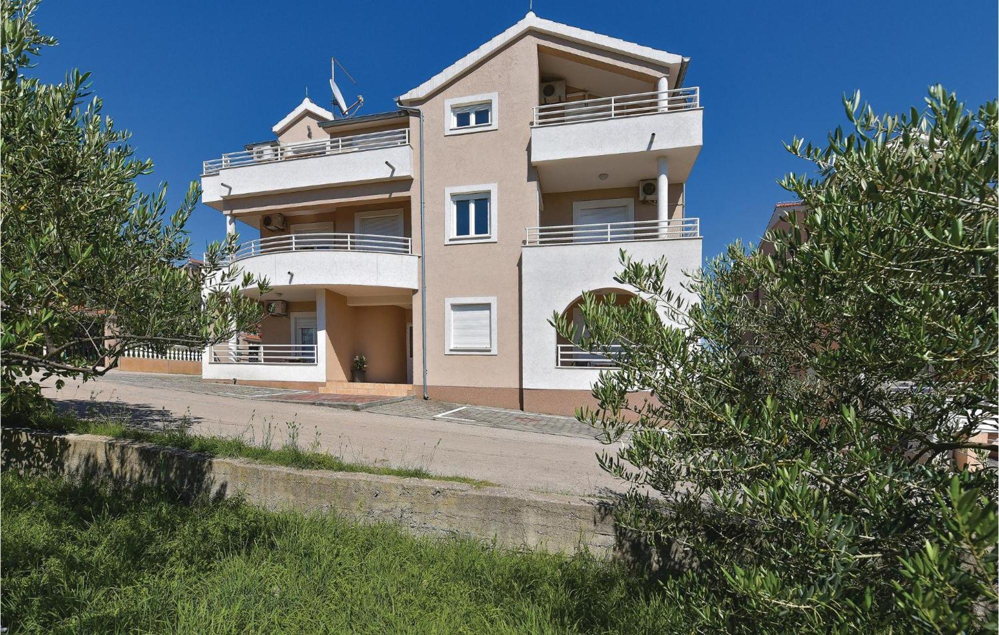 Gorgeous Apartment In Vodice With Kitchen Εξωτερικό φωτογραφία